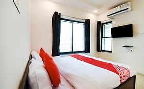 Collection O White House Regency